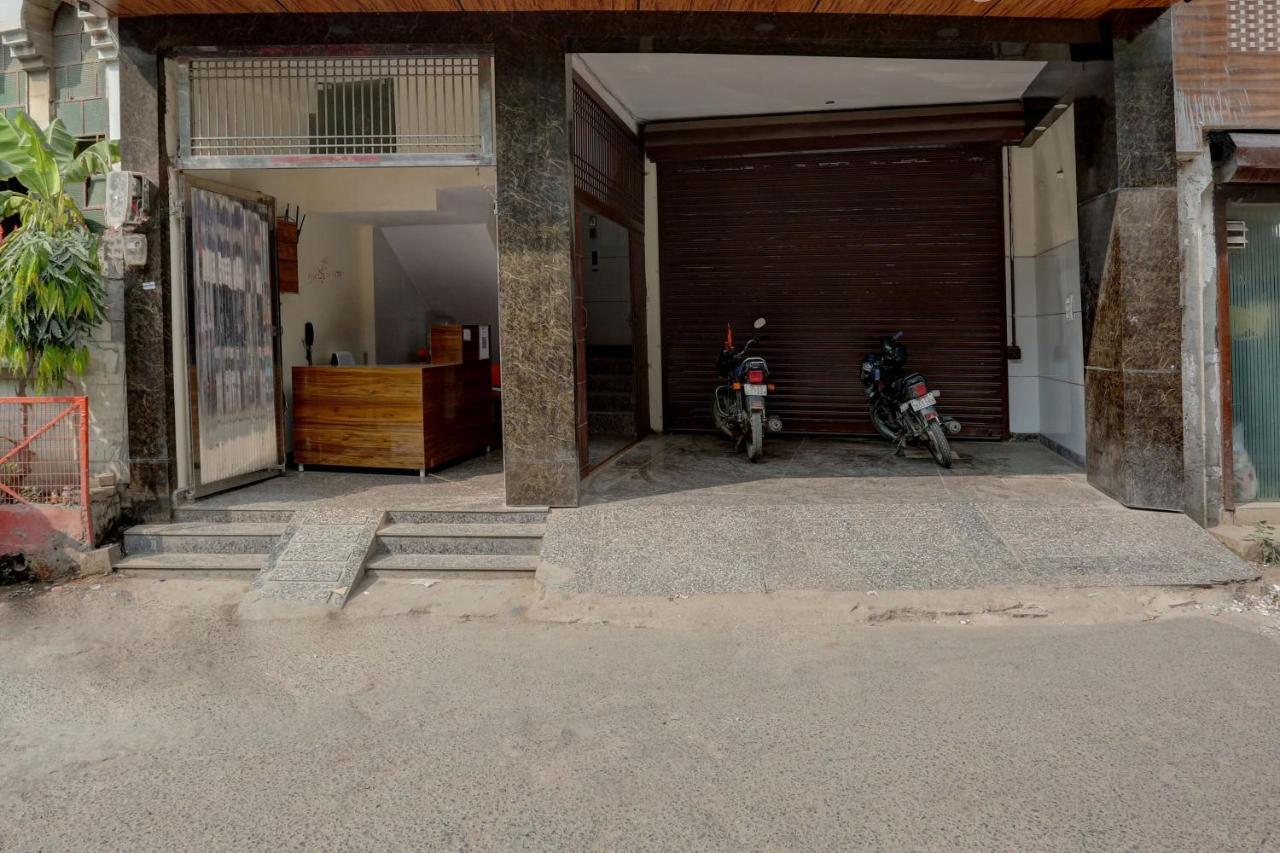 Hotel O Family Deluxe New Delhi Exterior foto